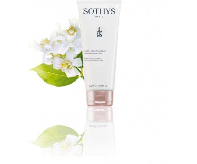 Invigorating Body Lotion  Lemon & Petitgrain Escape Тонизирующий лосьон для тела "Лимон и Петитгрейн" 75мл
